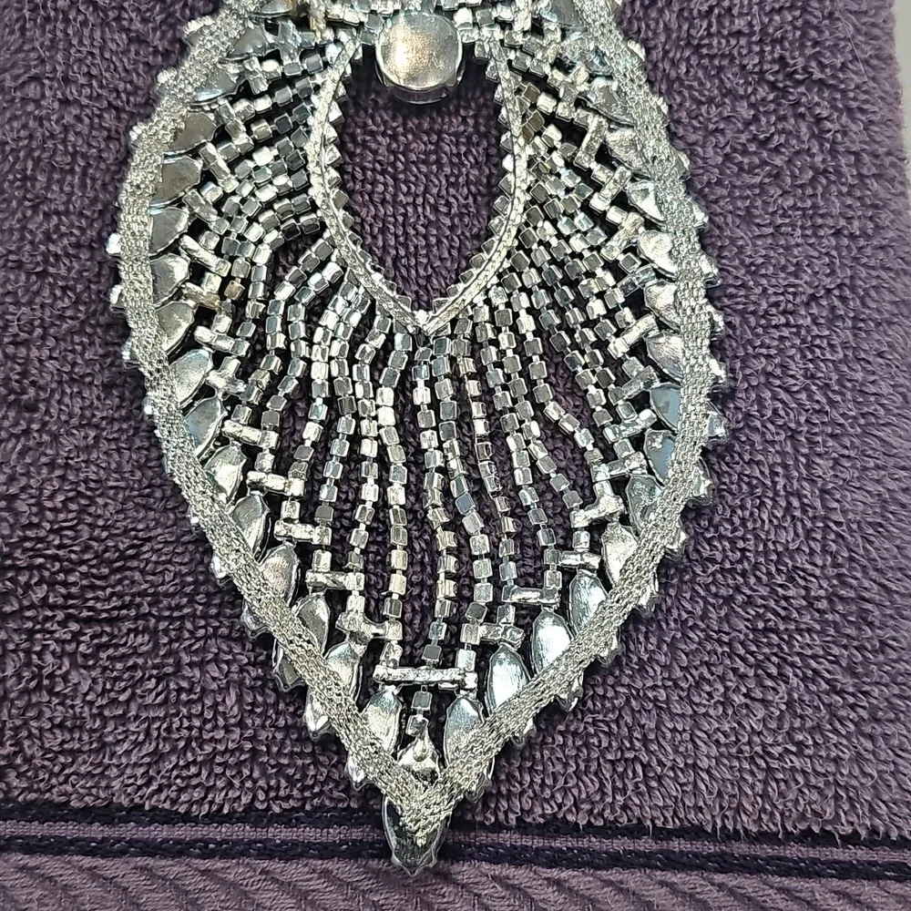 NWT Princess Rhinestone Ribbon Tassle Chain 8.5 x 13 cm Glam Bling Jewelry - Picture 4 of 10